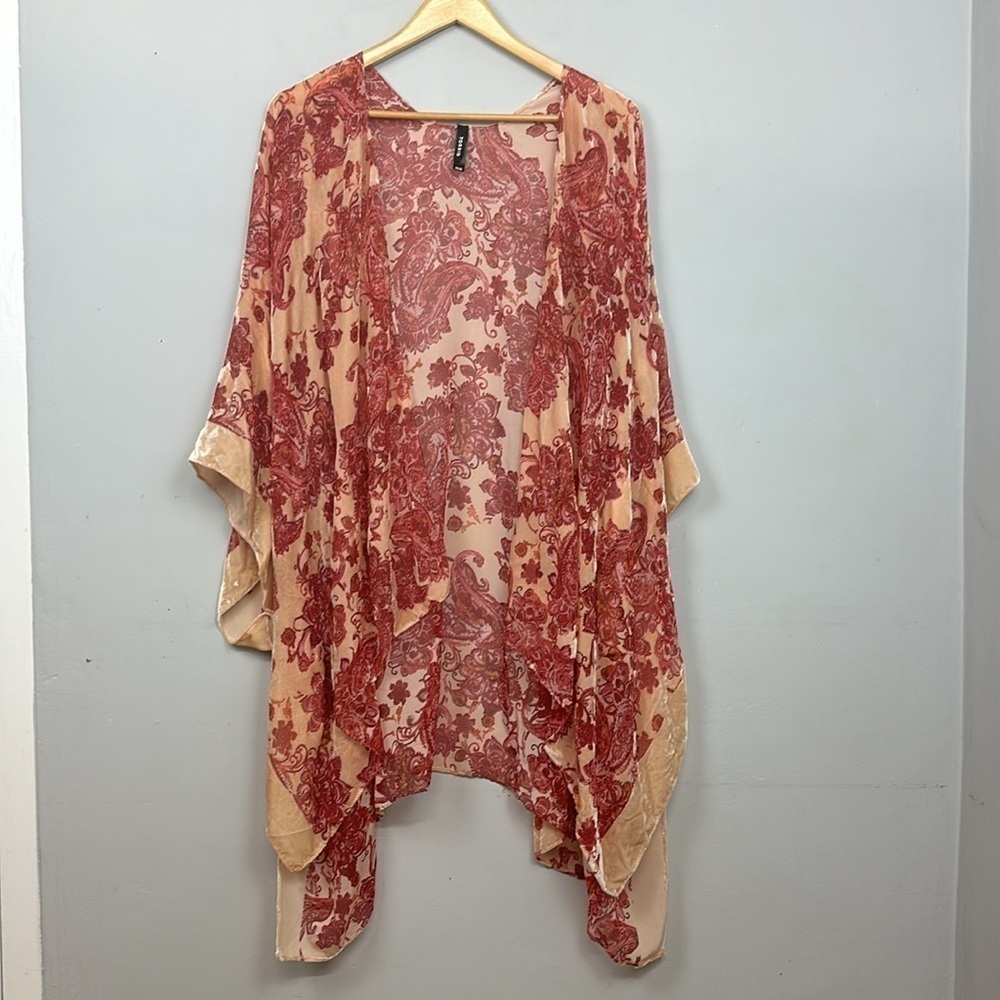 Torrid Velvet Paisley Burnout Ruana Kimono Open Front
Cardigan One Size - Picture 5 of 11